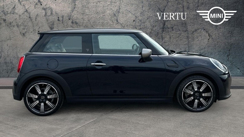 MINI Hatchback 1.5 Cooper Exclusive Premium 3dr Auto Petrol Hatchback